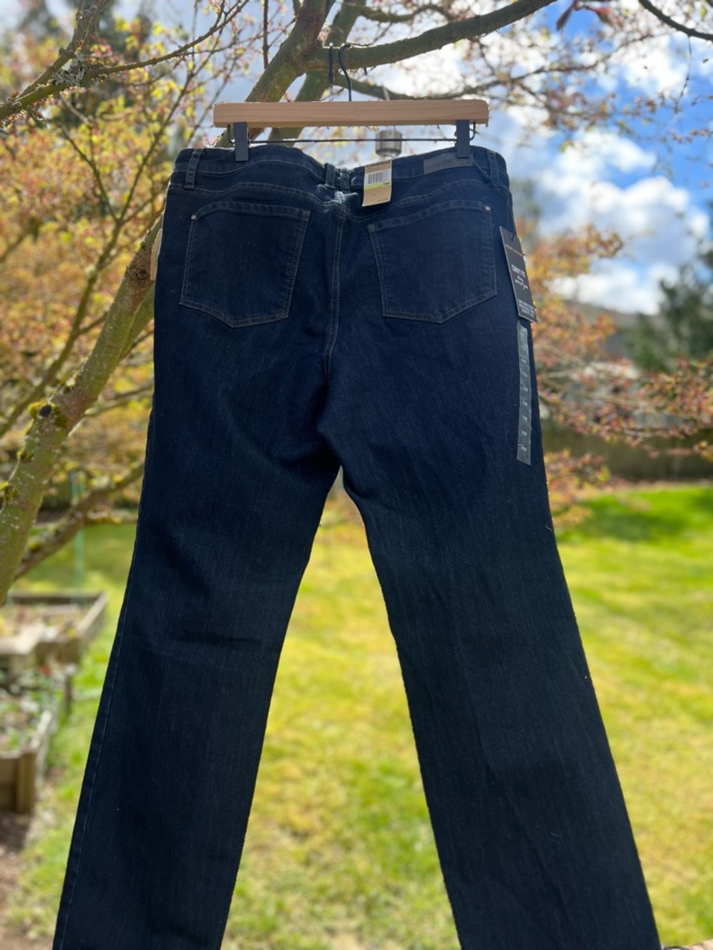 DKNY| Jeans Mercer Curvy Fit Dark Wash 18W NWT Plus Size Skinny - Picture 3 of 6